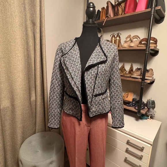 Stylish and cropped women's jacket - Picture 4 of 6